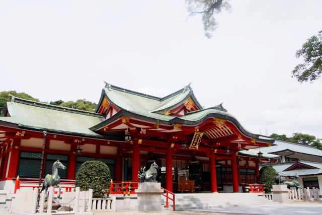 西宮神社本殿、斜めから撮影