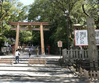 枚岡神社の二の鳥居