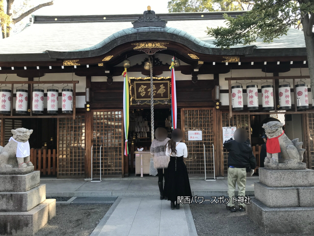 布忍神社の拝殿