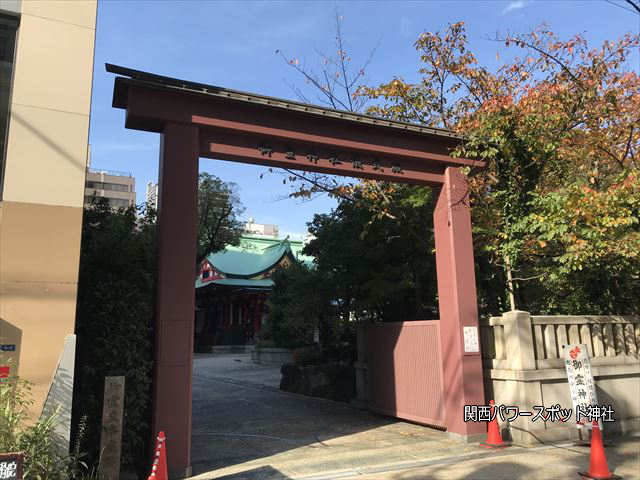 御霊神社儀式殿、入口