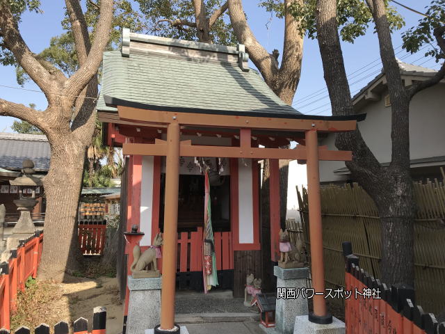 姫嶋神社の末社「楠社」