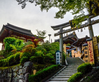 地主神社の鳥居