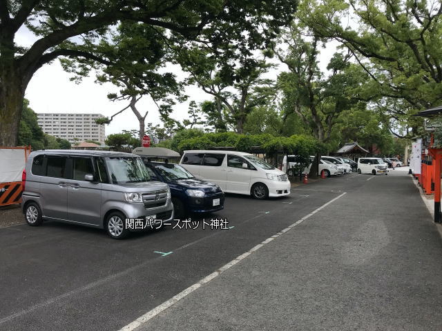 方違神社の駐車場