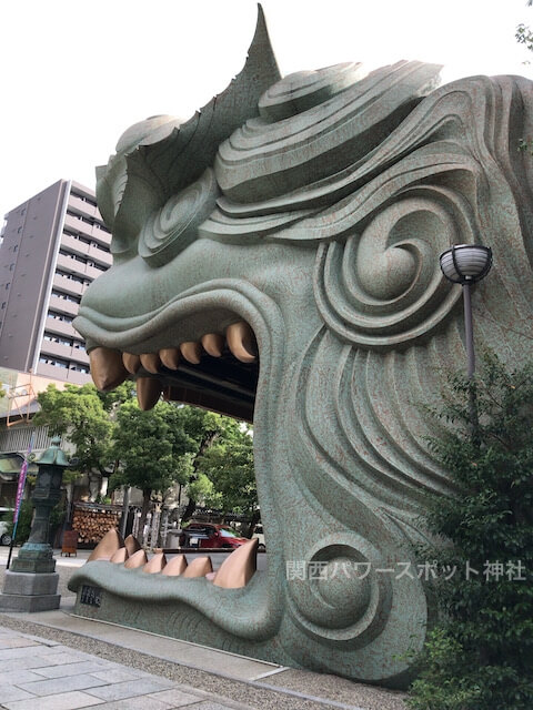 難波八阪神社「獅子殿（獅子舞台）」