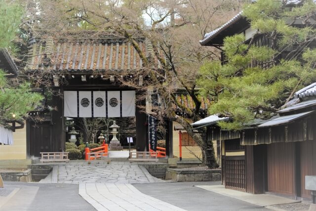 今宮神社東門前の道