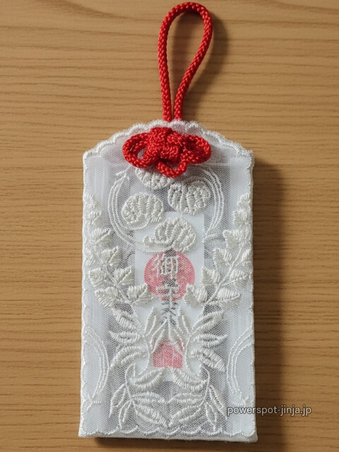 河合神社のお守り「レース御守」