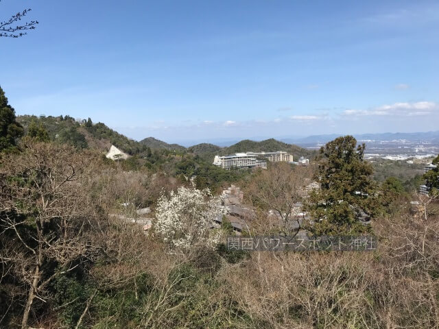 有馬稲荷神社の境内から見える景色。有馬を一望