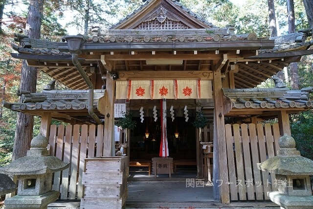 猿丸神社拝殿