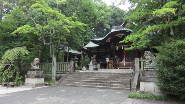 岡崎神社の本殿