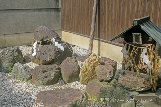 幸神社の神石・陽石「石神さん」