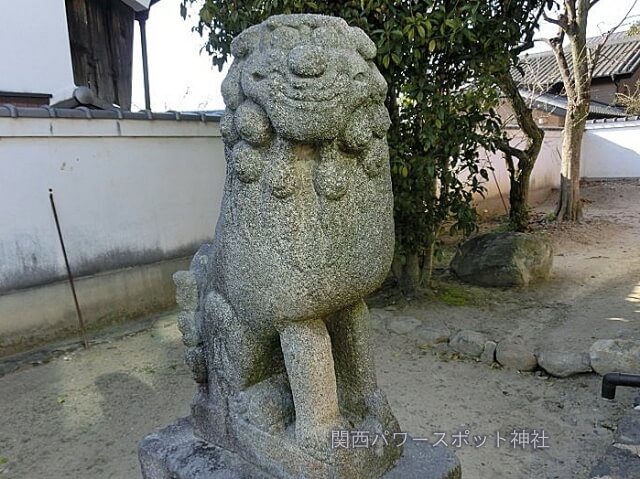 鎮宅霊符神社（奈良）笑顔の狛犬
