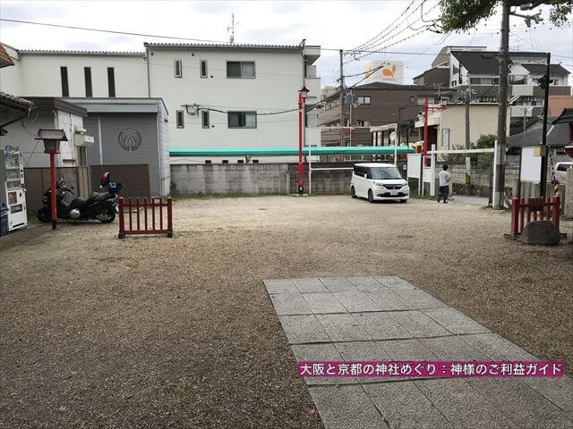 瓢箪山稲荷神社の駐車場(表参道側)