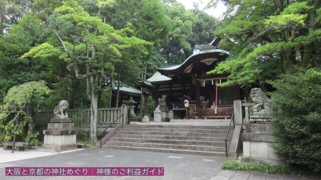 岡崎神社の本殿